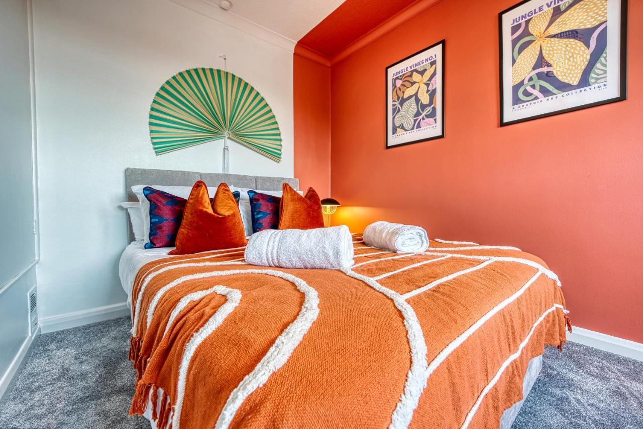 3 Bedrooms, Space, Free Parking