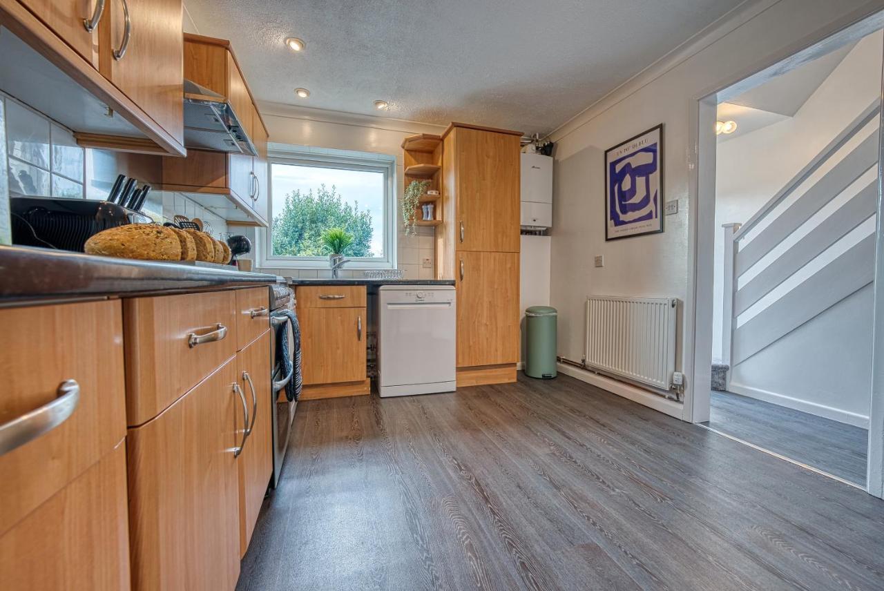 3 Bedrooms, Space, Free Parking * Cirencester