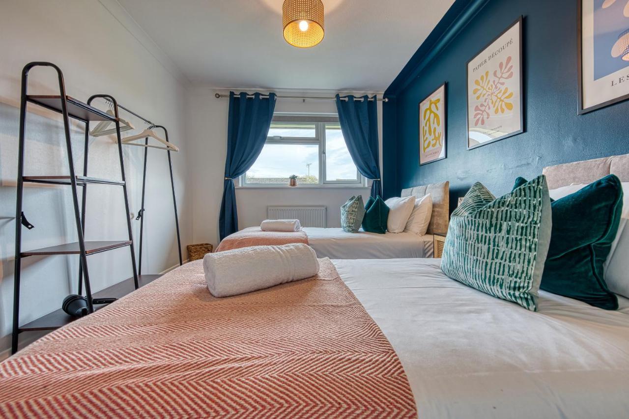 3 Bedrooms, Space, Free Parking Holiday home
