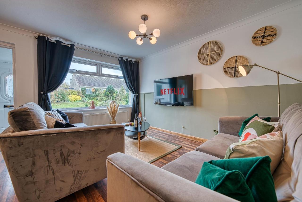 3 Bedrooms, Space, Free Parking Holiday home Cirencester