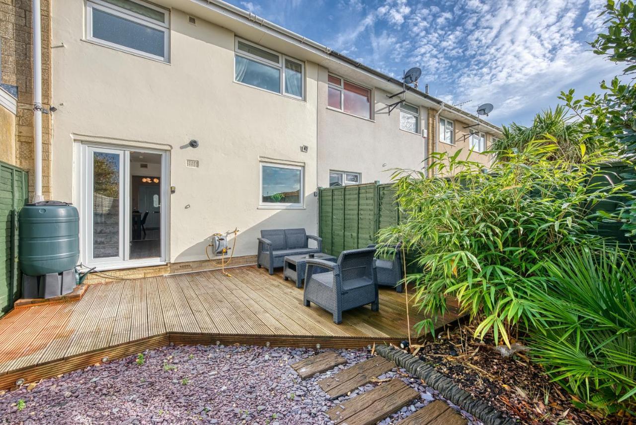 3 Bedrooms, Space, Free Parking